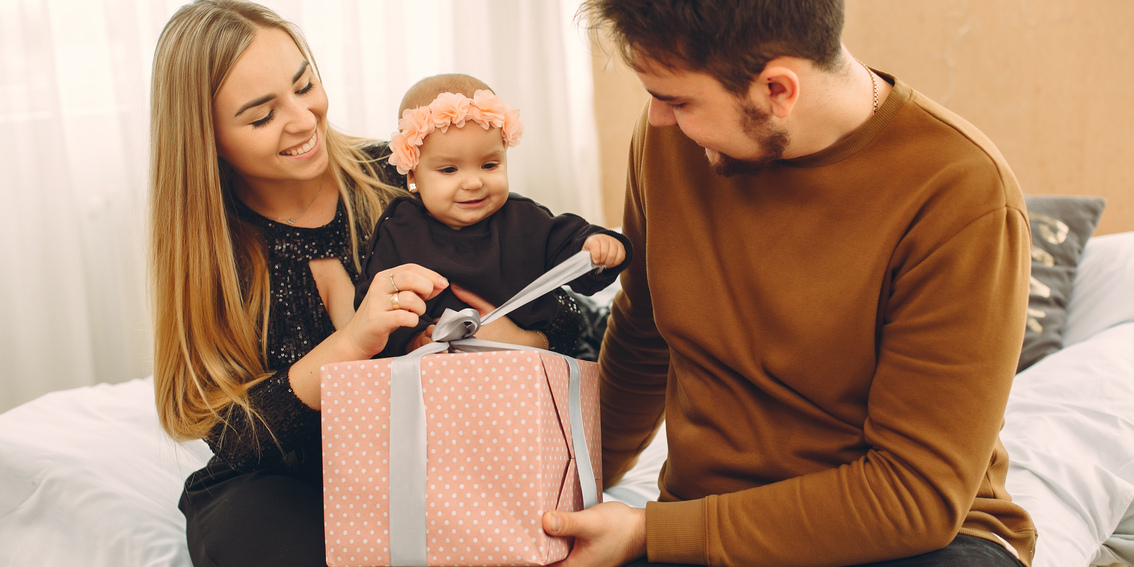 Abibildung: Die perfekten Elternzeit-Geschenke für Kollegen